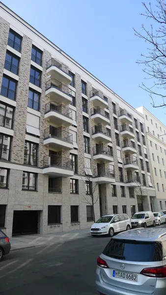 Attraktive 2-Zimmer Wohnung nahe Gendarmenmarkt mit Balkon und Einbauküche. — photo 1